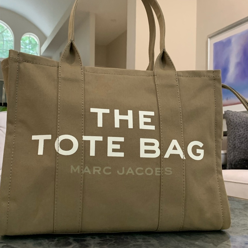 MARC JACOBS Khaki ‘The Traveler’ Tote